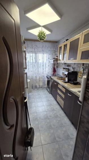 Apartament cu 3 camere semidecomandat în Tudor Vladimirescu