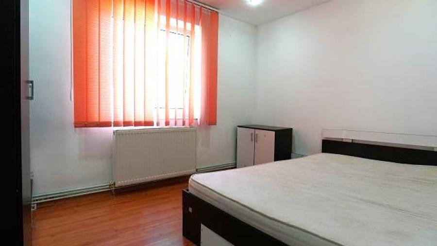 Apartament cu 2 camere semidecomandat în Micro 6