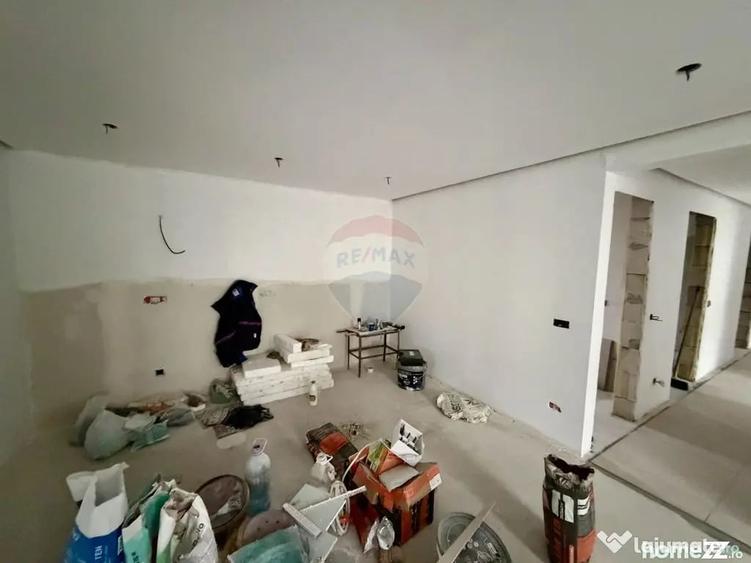 Casă cu 4 camere cu Teren 418 Mp în Golești