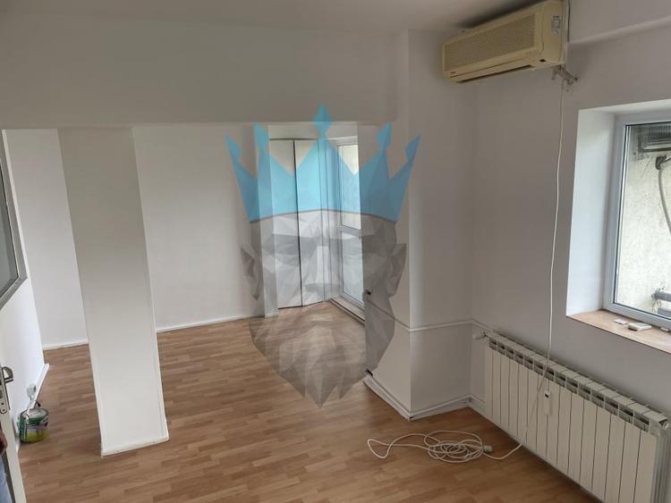 Apartament cu 3 camere decomandat în P-ța Alba Iulia