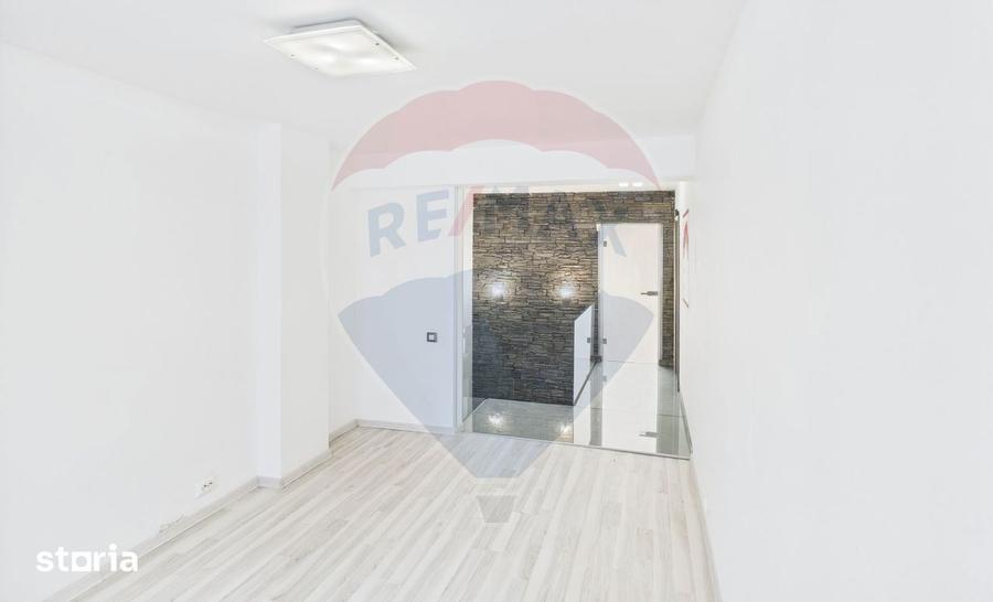 Apartament cu 5 camere în Tineretului