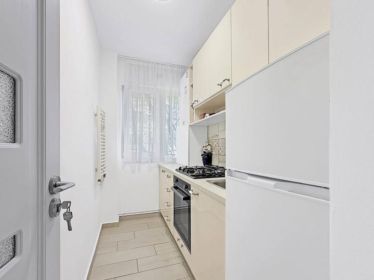 Apartament cu 2 camere semidecomandat, mobilat în Spitalul Județean
