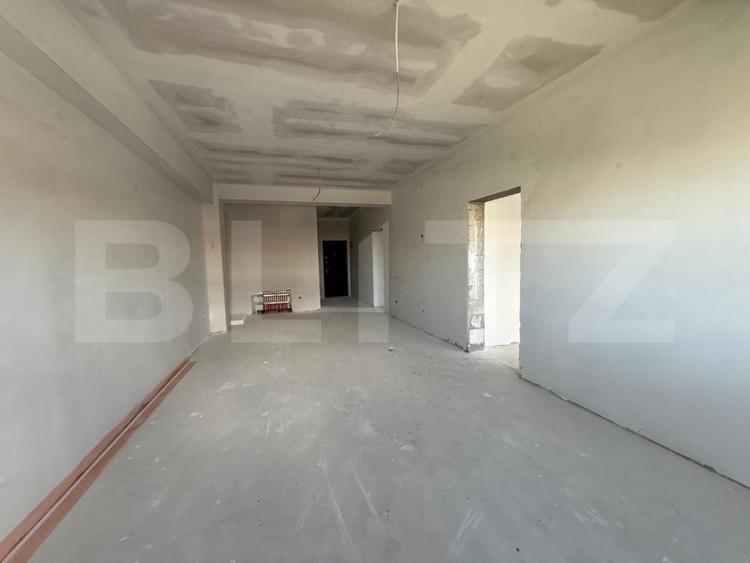 Apartament cu 3 camere decomandat în Exterior Est