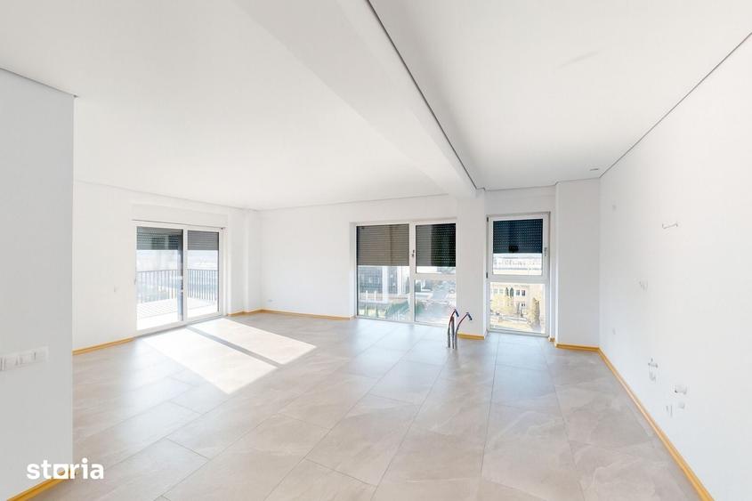 Apartament cu 4 camere în Sud