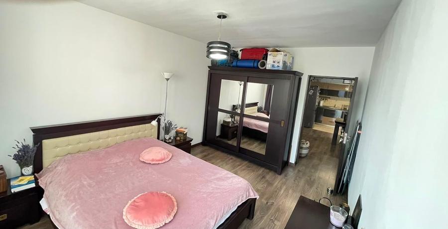 Apartament cu 3 camere decomandat, mobilat în Florești