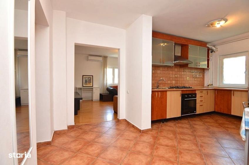 Apartament cu 3 camere decomandat în Cățelu