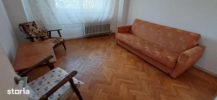 Apartament cu 3 camere decomandat în Gării