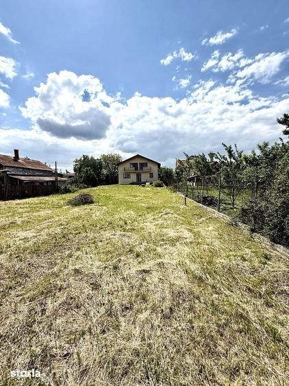 Casă cu 5 camere cu Teren 1500 Mp în CFR