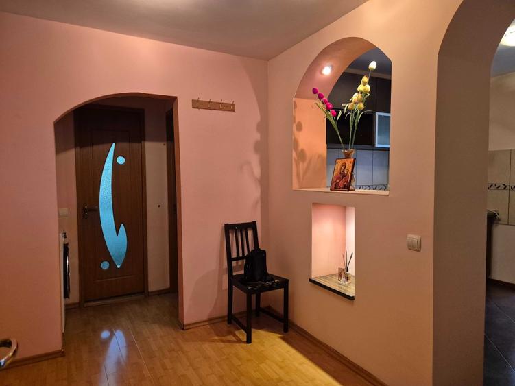 Apartament cu 2 camere decomandat în Exterior Vest