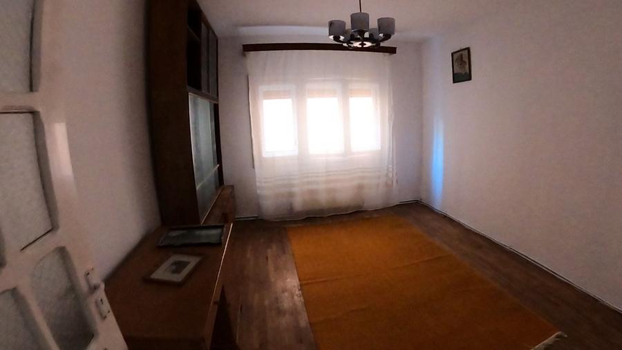 Casă cu 4 camere cu Teren 350 Mp în Central