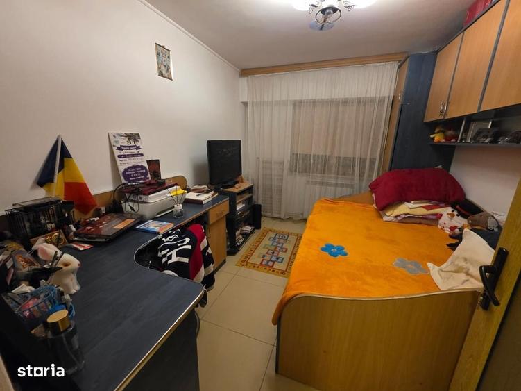 Apartament cu 3 camere decomandat în Brotăcei