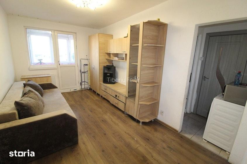 Vand apartament 2 camere in Hunedoara, zona Micro6-?trandului, 34mp...