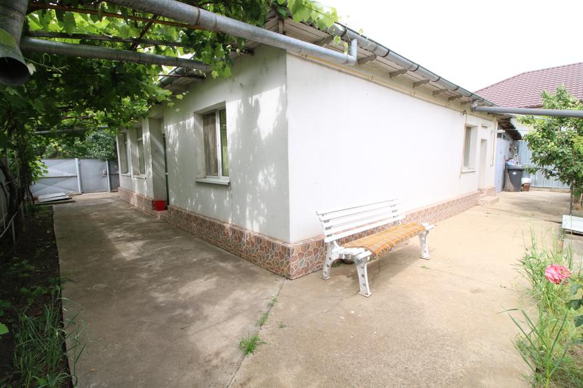 Casă individuală cu 3 camere cu Teren 1000 Mp în Vânători
