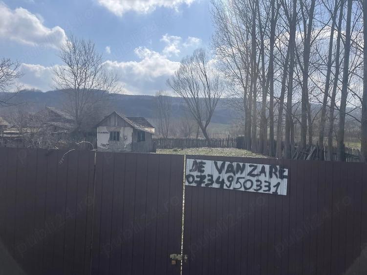 Teren de 1000 mp, în Breznița-Motru