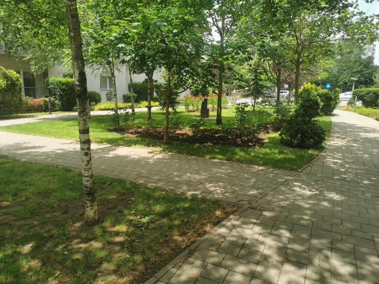 Apartament cu 2 camere semidecomandat în Păcii
