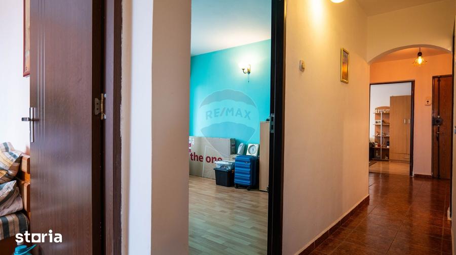 Apartament cu 3 camere decomandat în Rahova