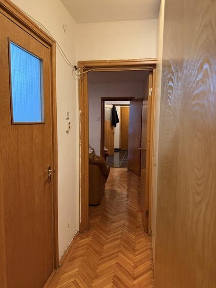 Apartament cu 3 camere semidecomandat în Câmpia Libertății