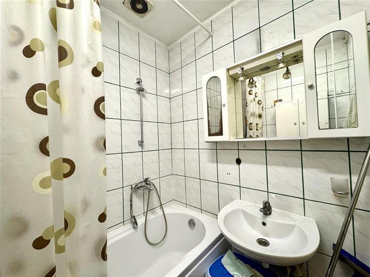 Apartament cu 2 camere nedecomandat, mobilat în Bartolomeu