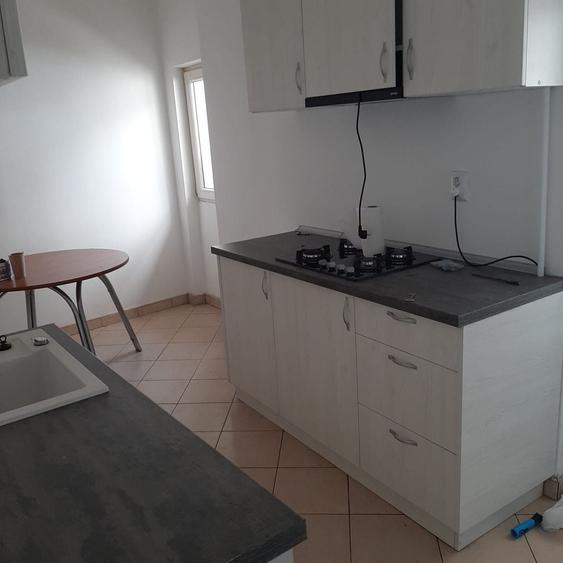 Apartament cu 4 camere decomandat în Magheru