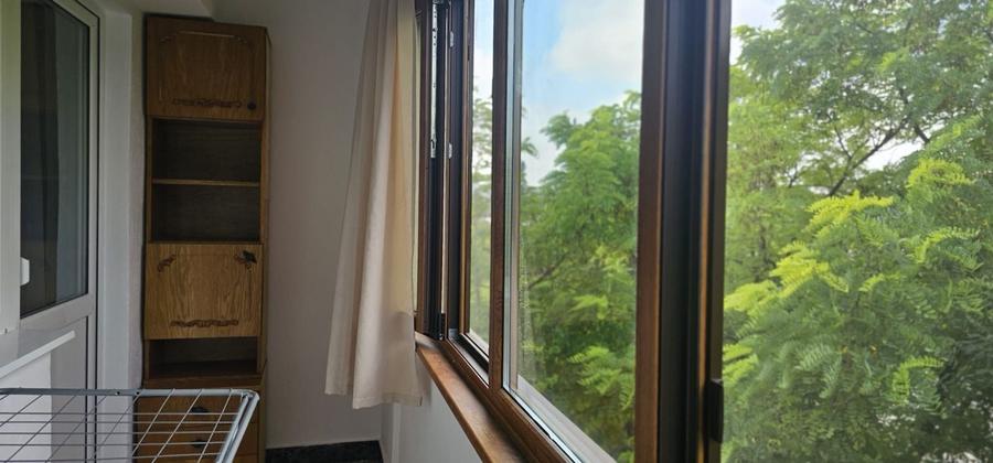 Apartament cu 2 camere decomandat, mobilat în Piața Centrală