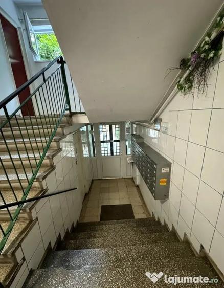 Apartament cu 3 camere semidecomandat în Drumul Taberei