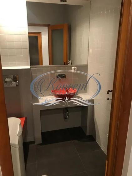 Apartament cu 3 camere semidecomandat, mobilat în Andrei Mureșanu