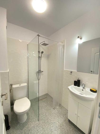 Apartament cu 3 camere decomandat în Florești