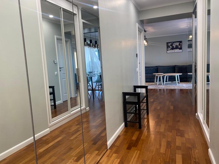Apartament cu 4 camere decomandat în Sisești