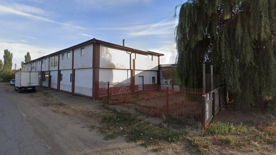 Spațiu industrial, de 928 mp, în Săgeata