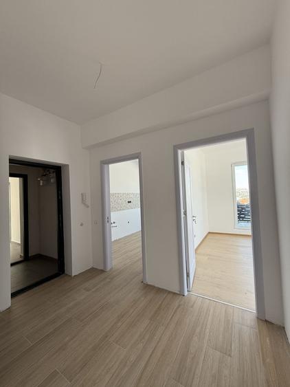 Apartament cu 3 camere decomandat în Theodor Pallady