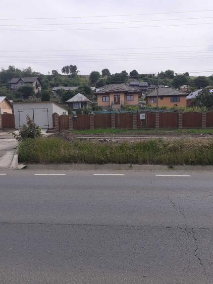 Casă cu 3 camere în Muntenii de Jos