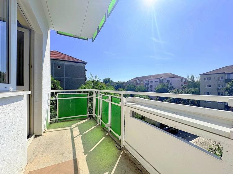 Apartament cu 3 camere decomandat în Aradului