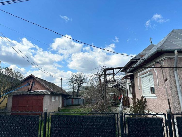 Casă cu 4 camere în Cuzdrioara