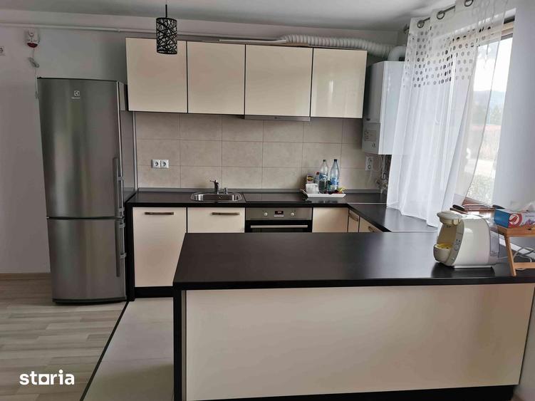 Apartament cu 2 camere decomandat, mobilat în Tractorul