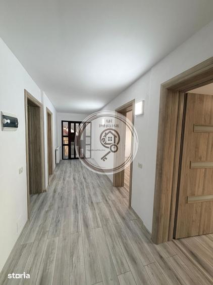 Casă cu 5 camere decomandat cu Teren 1400 Mp în Cristian