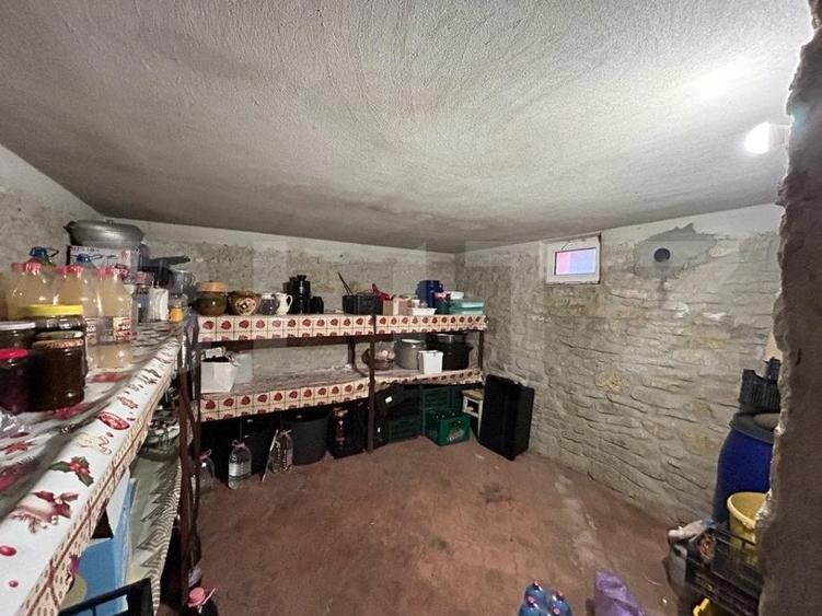 Oportunitate,casa multifunctionala 9 camere, 420 mp utili, zona Galeria Suceava - 12