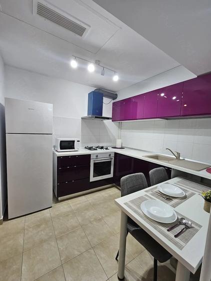 Apartament cu 2 camere decomandat în Vitan