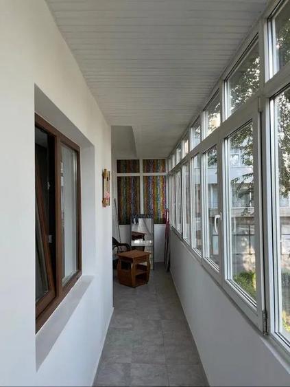 Apartament cu 3 camere decomandat, mobilat în Podul de Fier