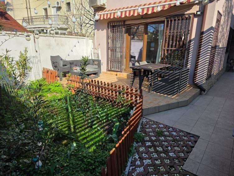 Casă individuală cu 5 camere cu Canalizare în Tei