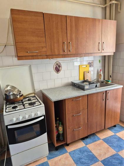 Apartament cu 2 camere semidecomandat în Griviței