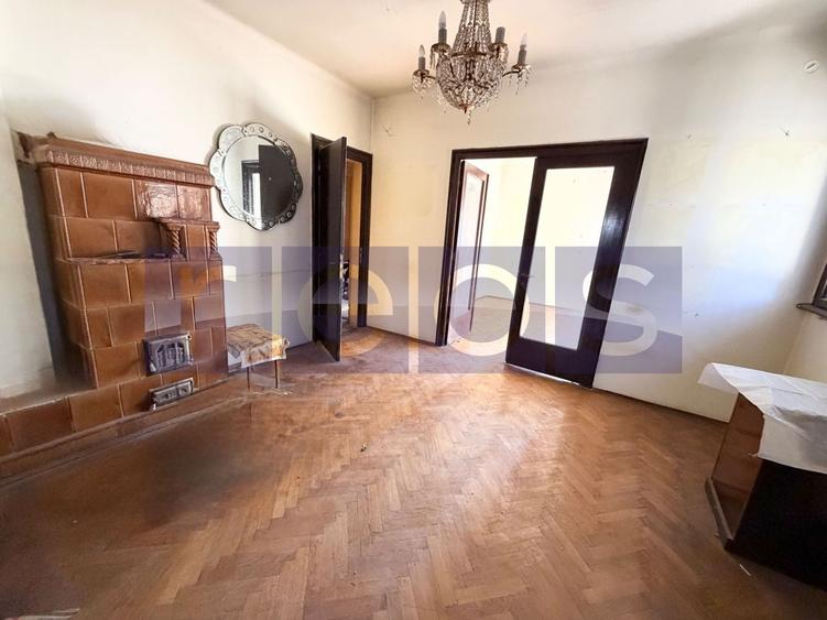 Apartament cu 3 camere semidecomandat în P-ța Alba Iulia