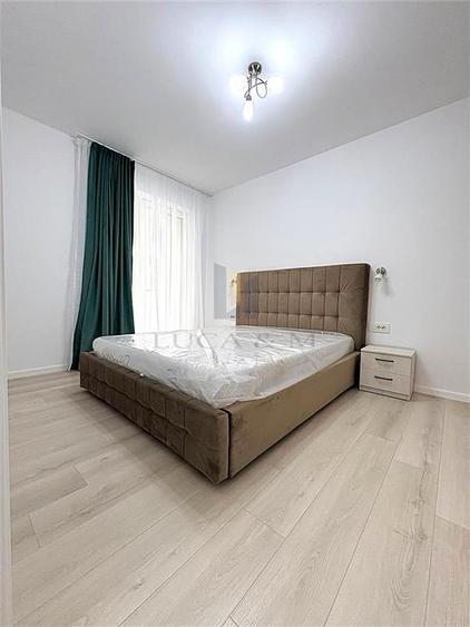 Apartament cu 3 camere semidecomandat, mobilat în Lipovei