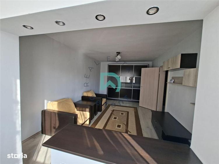 Apartament cu 2 camere decomandat în Centrul Istoric