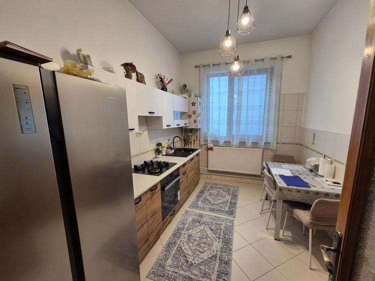 Casă cu 4 camere cu Teren 509 Mp în Central