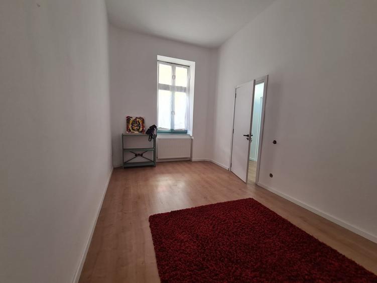Apartament cu 3 camere decomandat, mobilat în Gară
