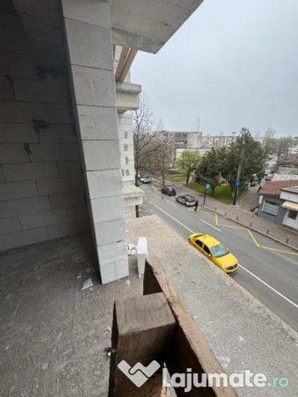 Apartament cu 2 camere decomandat în Abator