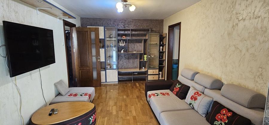 Apartament cu 2 camere semidecomandat în Baziaș