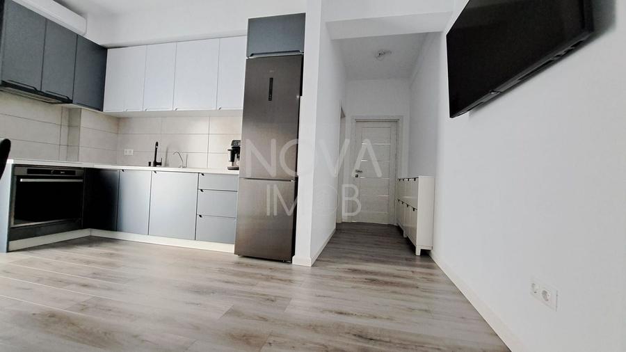Apartament cu 3 camere semidecomandat, mobilat în Mihai Viteazul