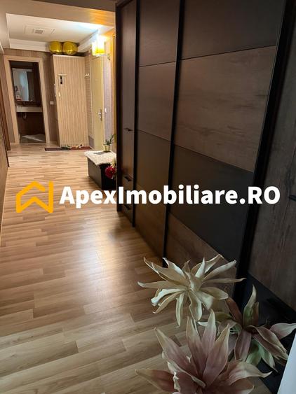 Apartament cu 3 camere decomandat în Vitan