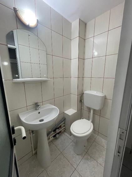 Particular vand apart. dec 3 camere mobilat - Constanta zona Tomis 3/Str. Soveja - 11